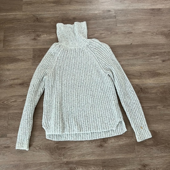Abercrombie & Fitch Women’s Chunky Turtleneck Sweater Size M - Picture 4 of 5